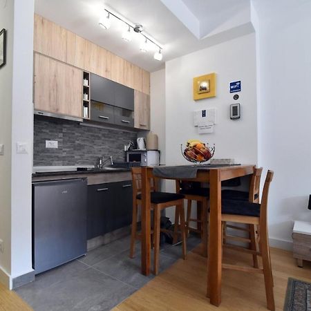 Tayson Square Dorcol New Location Free Garage Apartment Belgrad Exterior foto