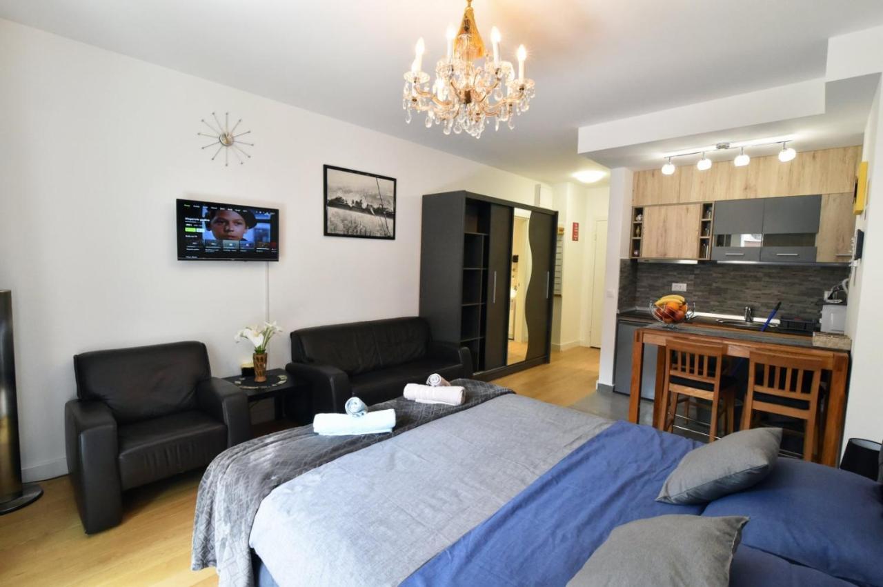 Tayson Square Dorcol New Location Free Garage Apartment Belgrad Exterior foto