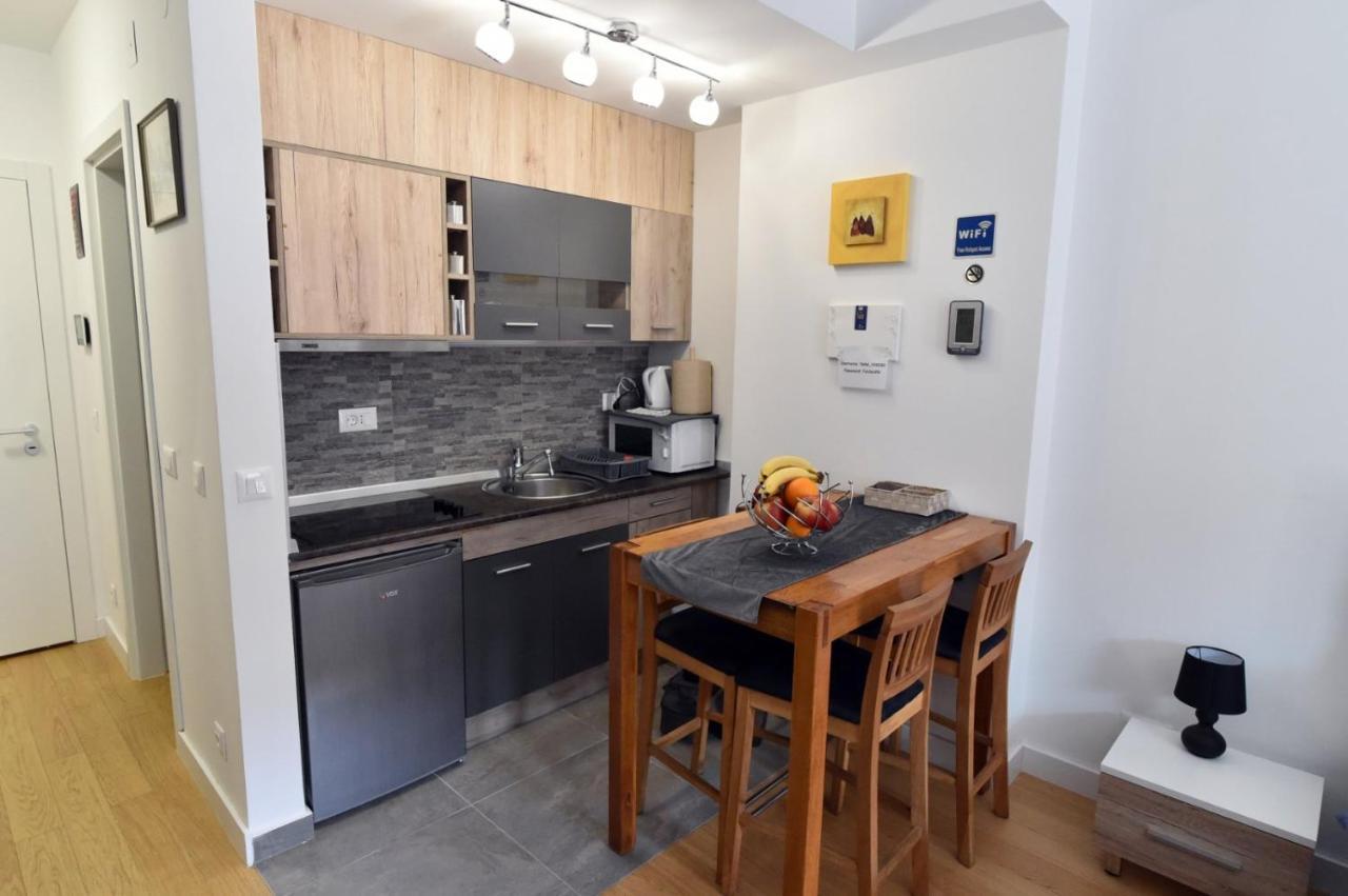 Tayson Square Dorcol New Location Free Garage Apartment Belgrad Exterior foto