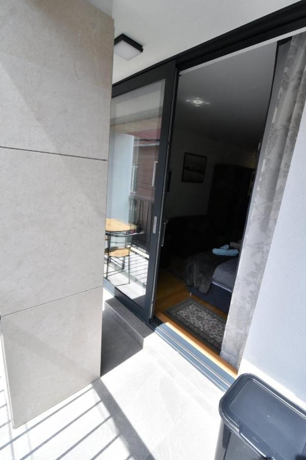 Tayson Square Dorcol New Location Free Garage Apartment Belgrad Exterior foto