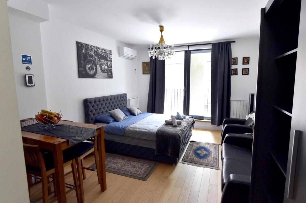 Tayson Square Dorcol New Location Free Garage Apartment Belgrad Exterior foto